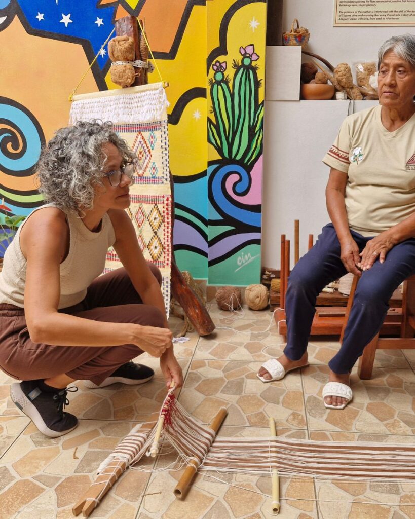 Festival Internacional de Artesanato visita a taller em Tucume