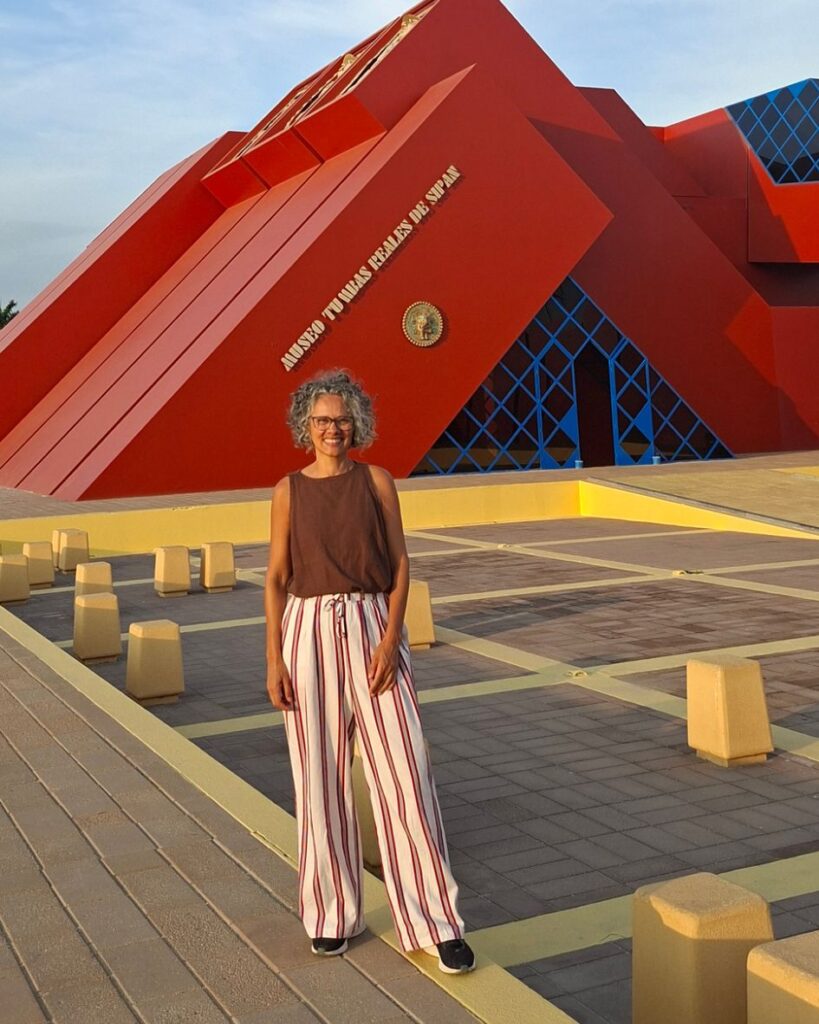Festival Internacional de Artesanato visita ao Museu Tumbas Reales