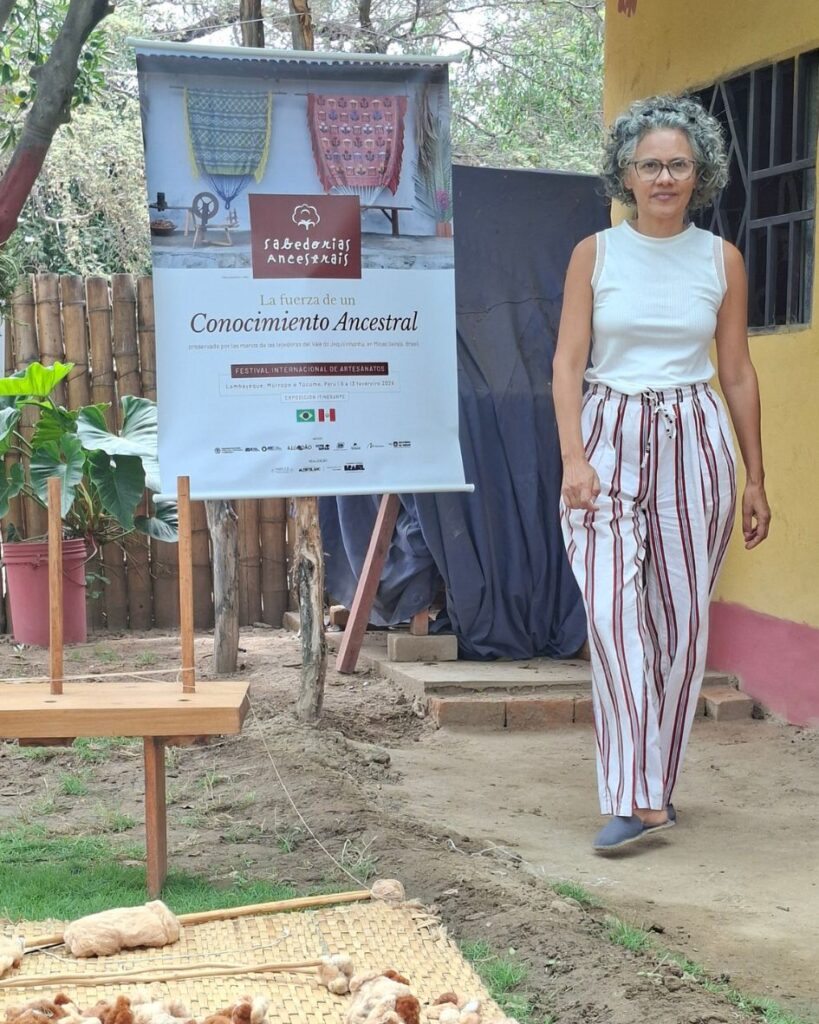 Festival Internacional de Artesanato visita a taller em Tucume